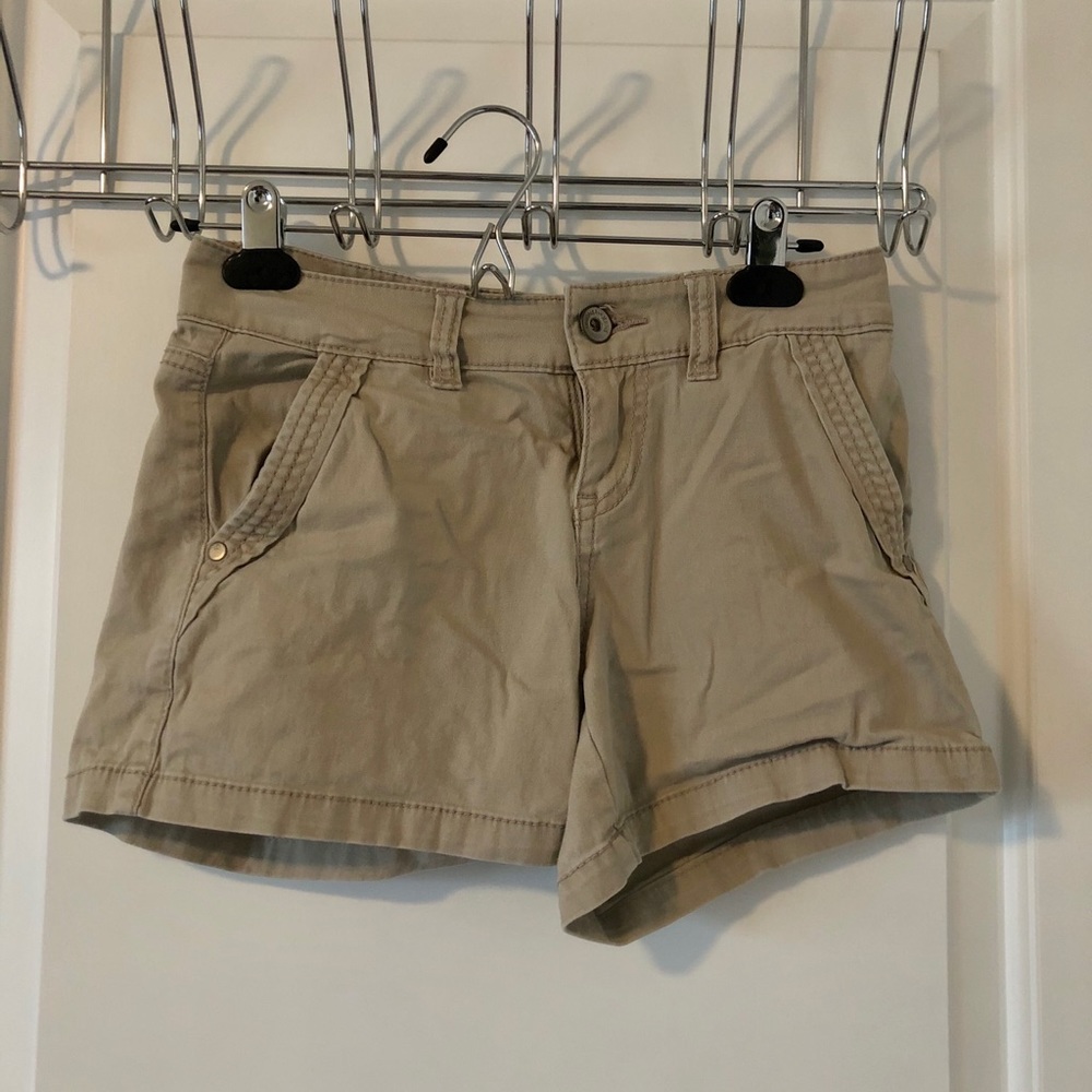 ⚡️khaki shorts⚡️